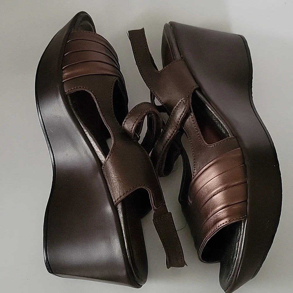 NAOT Womens Bronze And Brown Wedge Sandals Sz 8 EU39